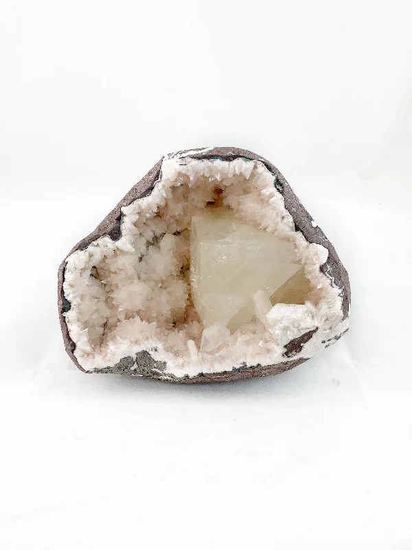 Best necklaces and pendants with infinity hearts for a romantic, eternal symbol-Calcite in Heulandite Geode