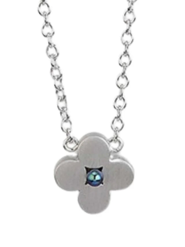 Best necklaces and pendants with silver chains for a sleek, timeless look-Circle Flower Pendant Necklace