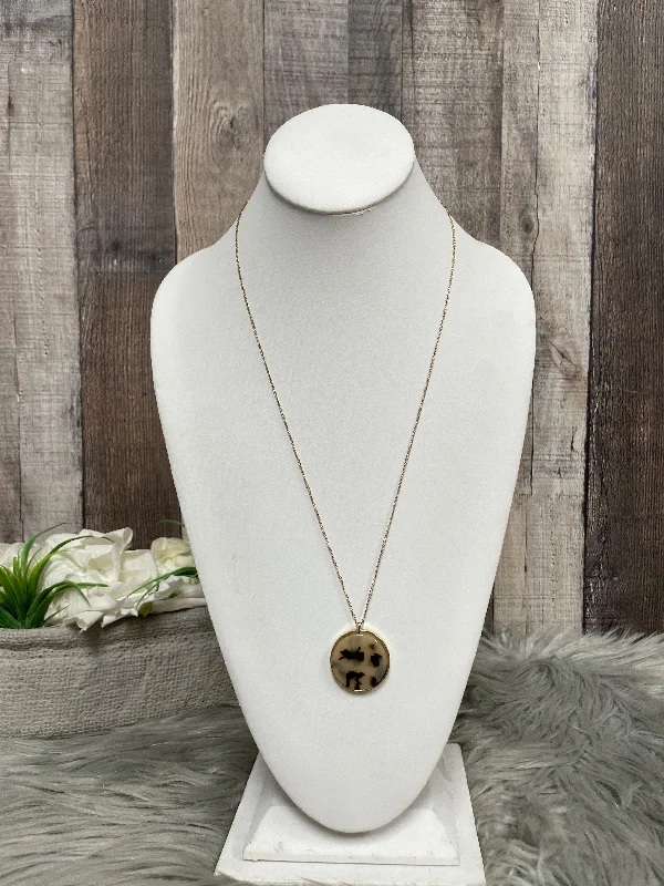 Necklaces and pendants with feather designs for a boho-chic, carefree vibe-Necklace Pendant Cmf