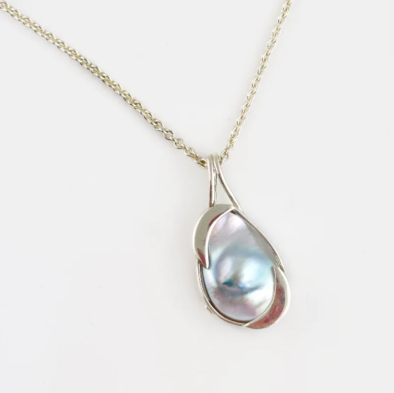 Unique necklaces and pendants with gemstones for a colorful and vibrant statement-Tennessee River 'Dome' Pearl Pendant Necklace